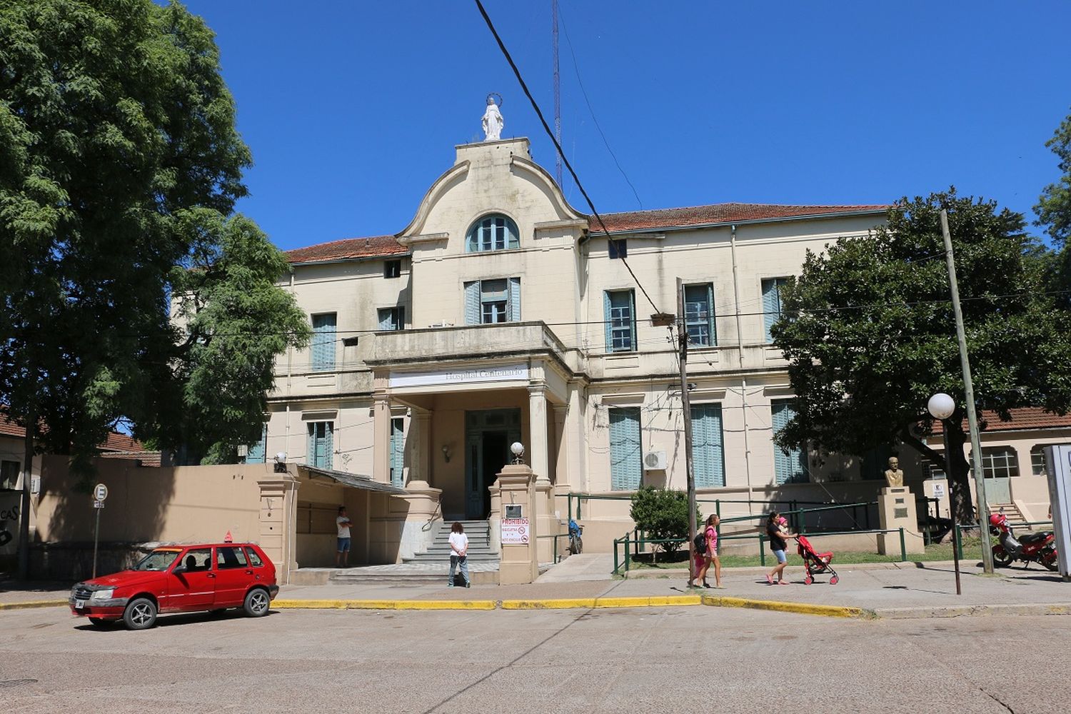 Sigue internado el adolescente que fue víctima de un arrebato: "Está mejor"