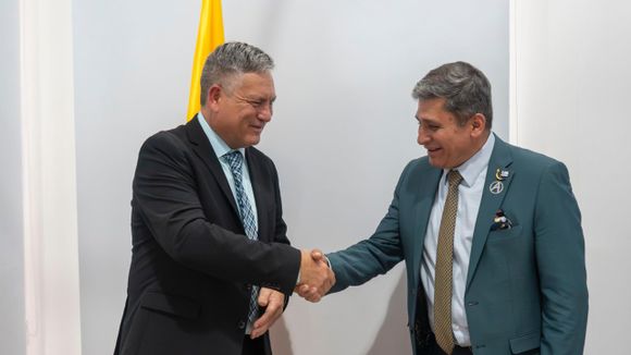 Colombia y Aruba renuevan memorando para impulsar estándares en aviación