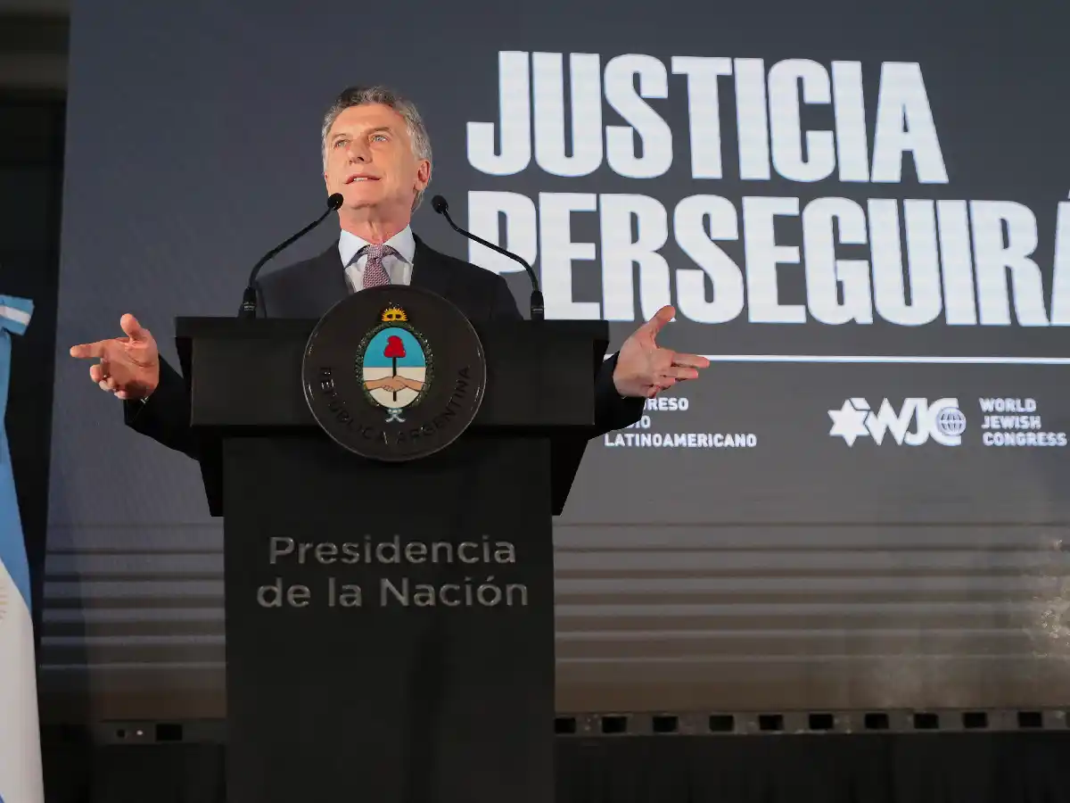 AMIA: Macri pidió juzgar en el país a los imputados