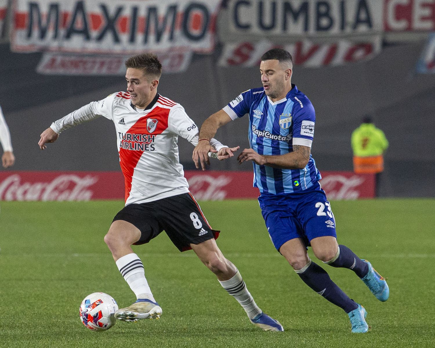 Palavecino puede estar en la formación de River.