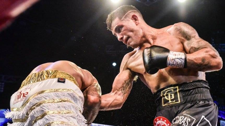 Gustavo Lemos demolió a Lee Selby y se quedó con la eliminatoria en el Luna Park