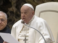 El Papa Francisco presentó una “leve mejoría” tras 11 días de internación