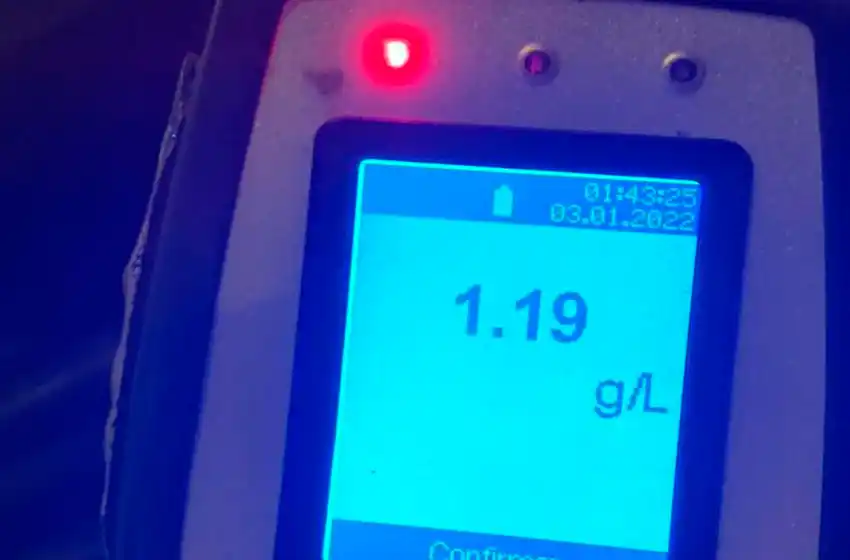 Otro borracho al volante: escapó de un puesto de control y pasó semáforos en rojo