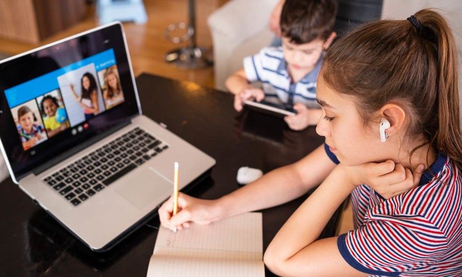 El Gobierno analiza flexibilizar el protocolo para el retorno a las aulas