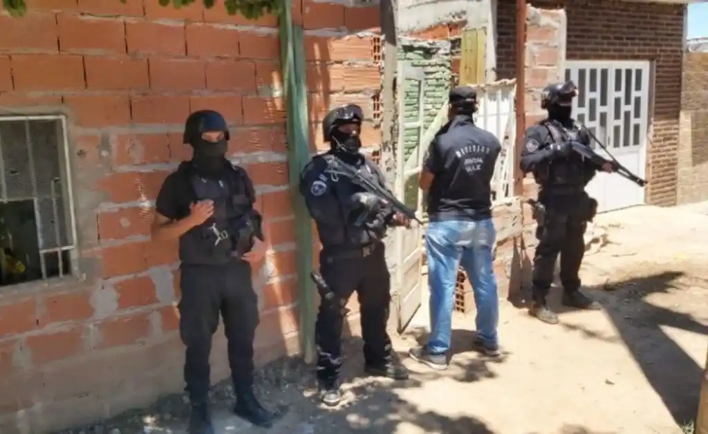 Rosario: allanamientos y secuestros por la balacera contra la comisaría 32ª