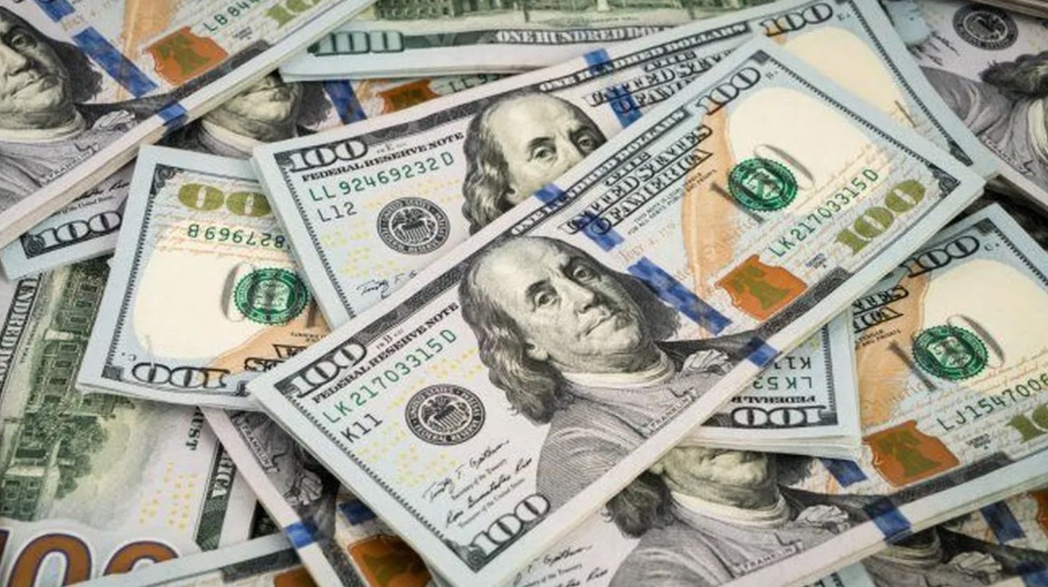 El dólar blue volvió a bajar en el cierre de la semana