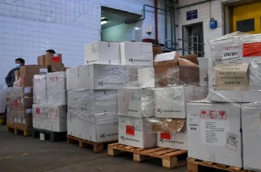 Escándalo: el Gobierno nacional denunció el hallazgo de más de 12 millones de vacunas vencidas