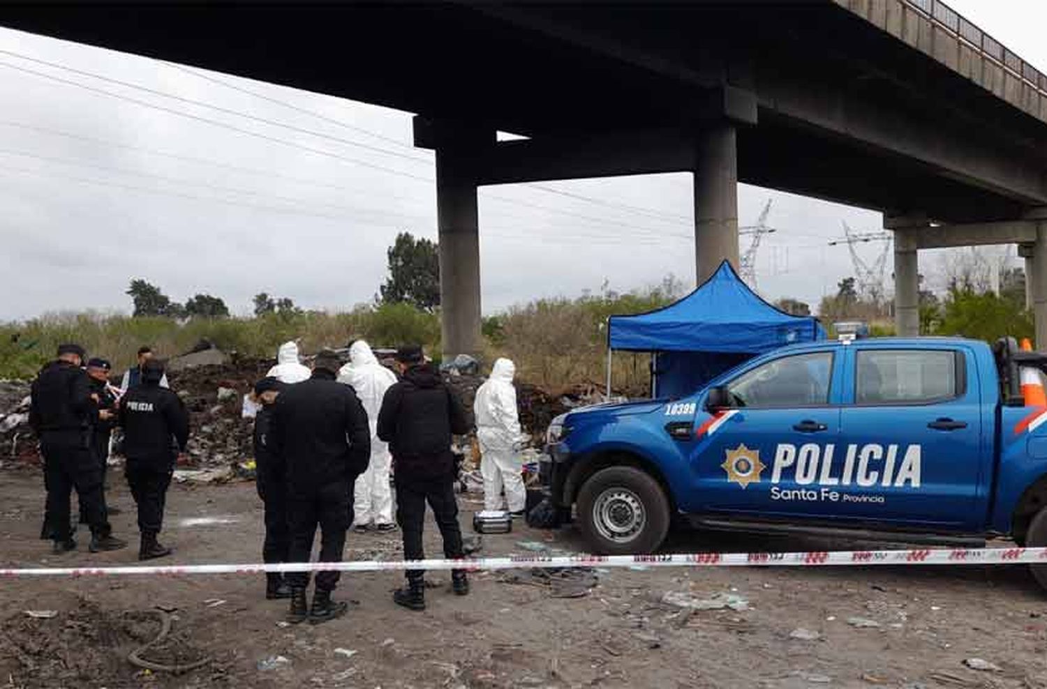 Violencia imparable en Rosario: encontraron el cuerpo de un hombre con cuatro disparos en el puente Sorrento