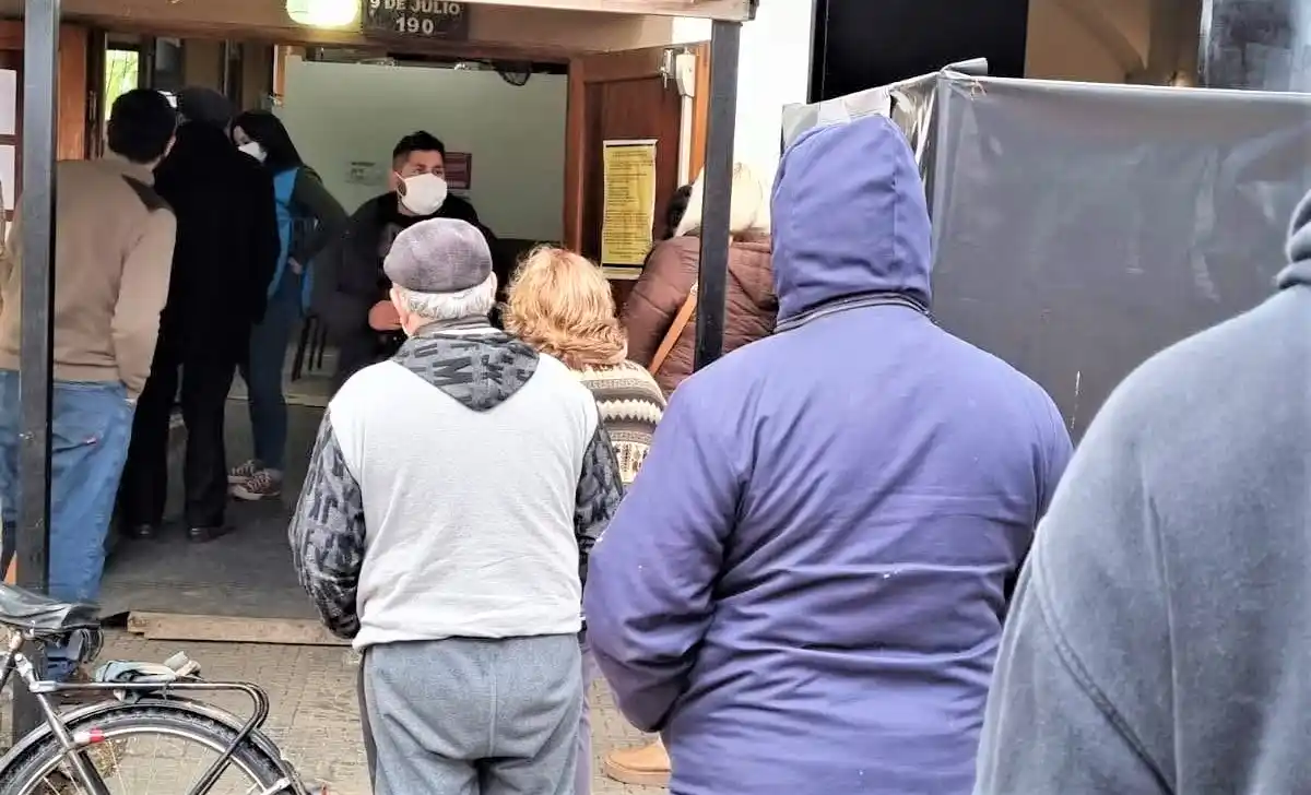 Vacunación contra el coronavirus: segunda dosis libre a partir de los 50 años para quienes cumplieron el plazo de espera