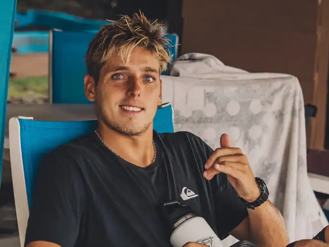 Franco Raziunas sigue en Main Event de los ISA World Surfing Games.