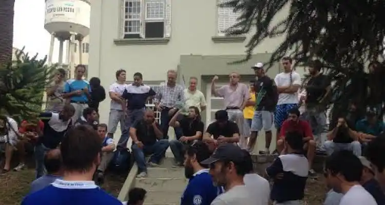 Conflicto en el puerto: Fempinra decidió en asamblea permanecer en el Consorcio