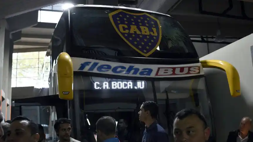 Sin inconvenientes, el micro de Boca arribó al Monumental