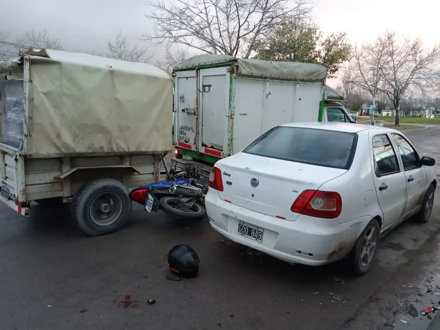 Chocaron una camioneta y una moto en Ameghino
