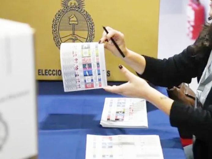 Cuántas personas están habilitadas para votar en cada departamento de la provincia