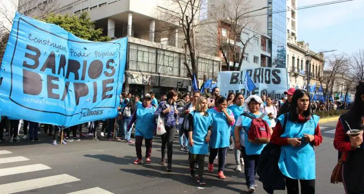 Promesas de planes sociales en campaña: un ex Barrios de Pie dijo que “el que se lleva la torta es el de Pergamino”