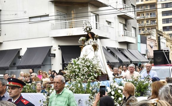 Fiestas patronales: procesión, caravana, cena y día no laborable por el aniversario de la virgen del Socorro