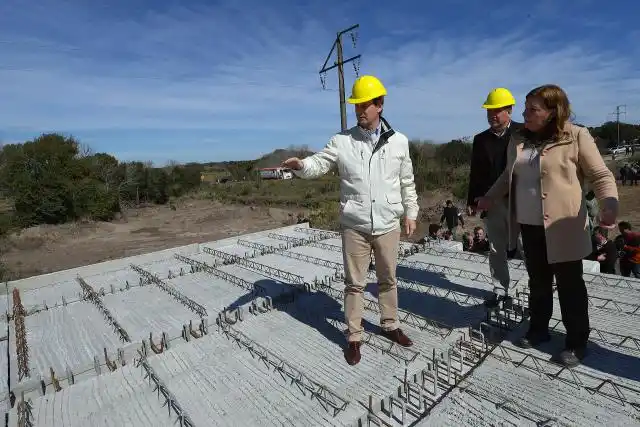 Bordet recorrió obras estratégicas para el desarrollo del centro norte entrerriano
