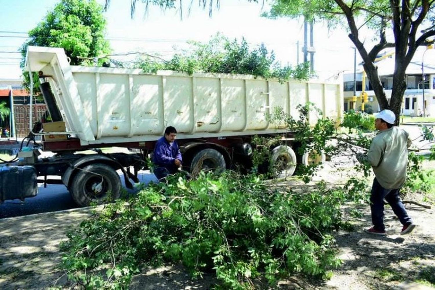 La comuna realizó tareas de erradicación de microbasurales y recuperación de espacios verdes