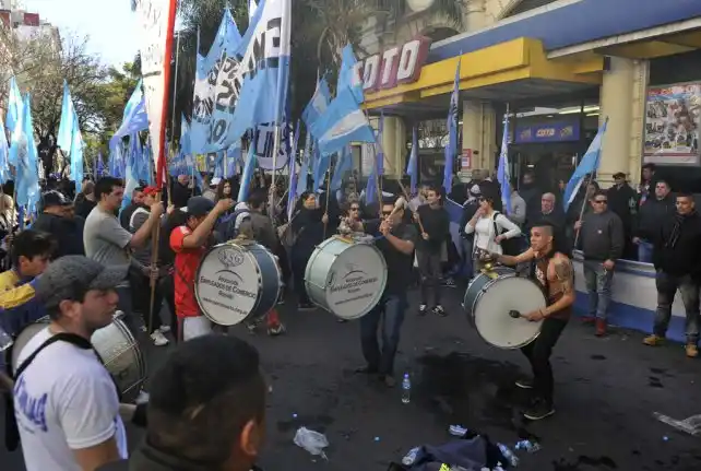 Rosario: Mercantiles apelan el fallo del cierre dominical