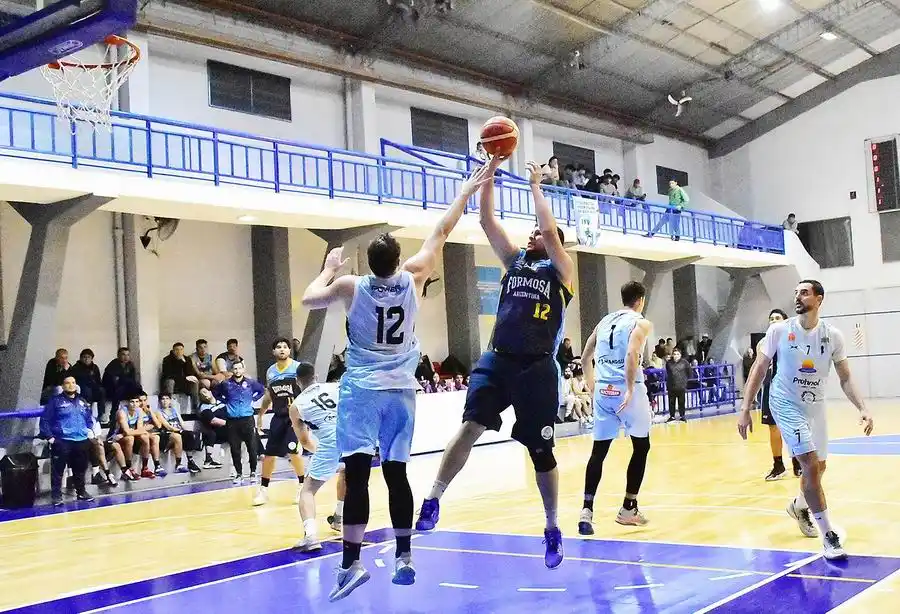 La Selección de Formosa se
midió ante San José de Paraguay