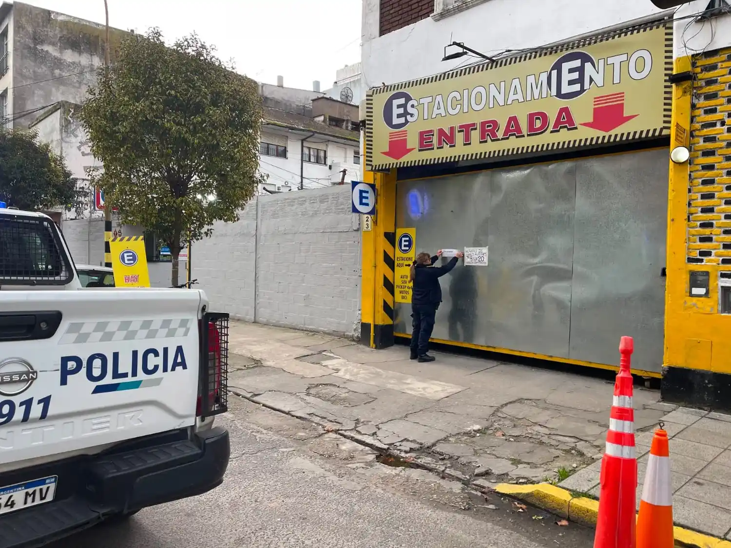 Los efectivos comprobaron que el vehículo tenía un pedido de secuestro activo por robo.