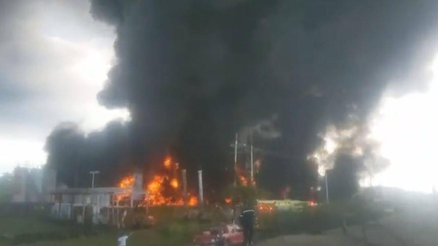 ¡LA CRISIS SE AGRAVA! Explota subestación eléctrica de PDVSA en Zulia (+VIDEO)