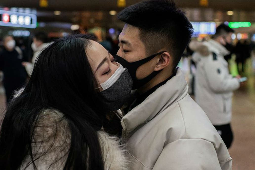 El efecto menos pensado del coronavirus: explotaron los divorcios en China