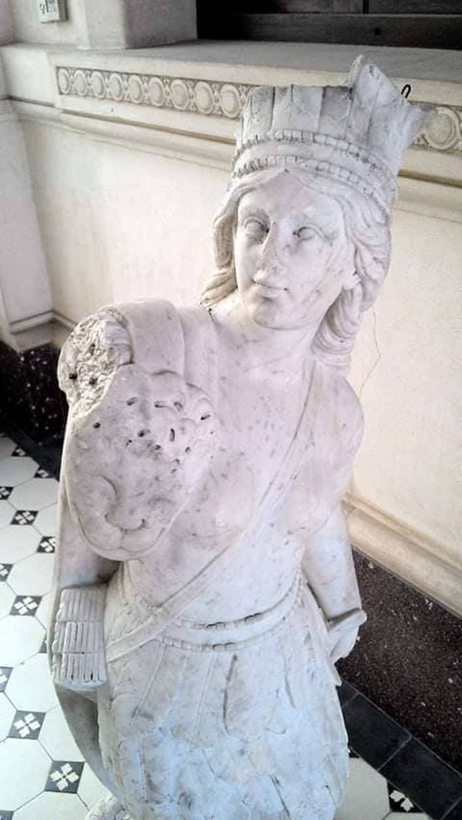 La justicia federal secuestró dos estatuas en el Museo Anadón