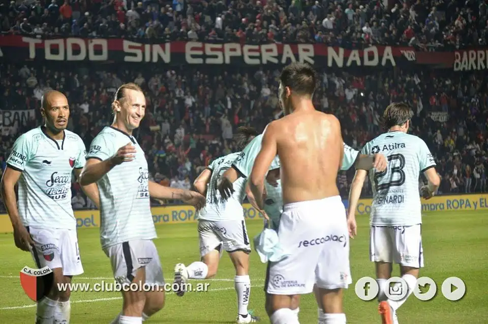 Racing-Colón, “una final” para llegar a la Libertadores