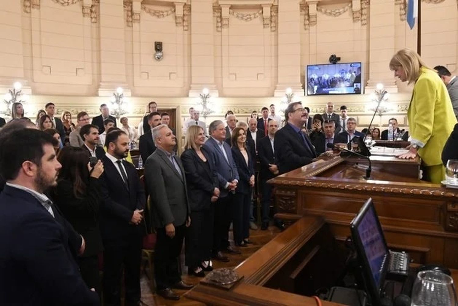 Juraron los senadores provinciales de los 19 departamentos