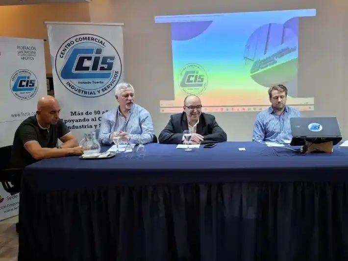 Jorge Roldán, Ezequiel Coello, Sebastián Turdó y Ricardo Sensolini, en el inicio de la asamblea. Foto: Gentileza