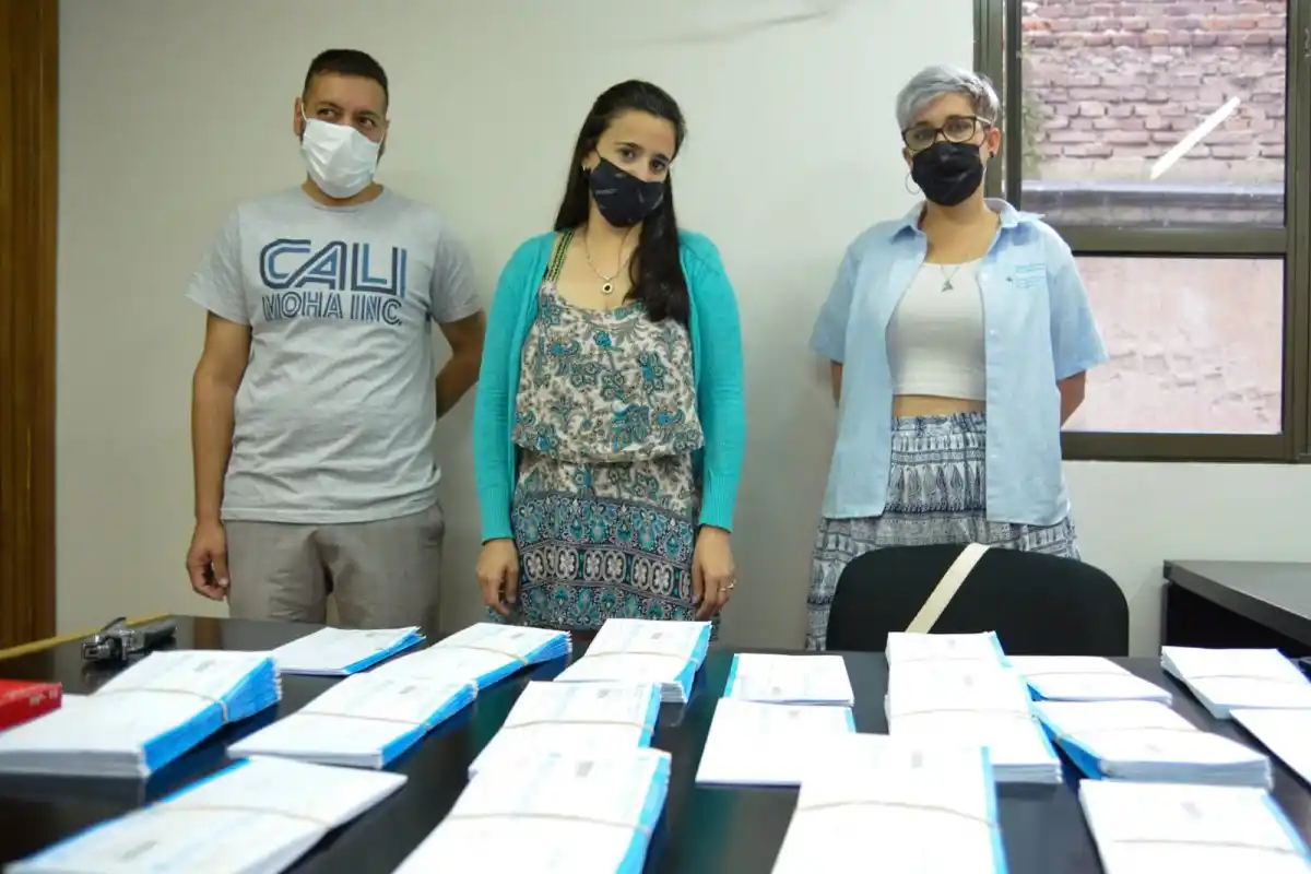 RENAPER entrega los DNI generados en el operativo móvil en Gualeguaychú