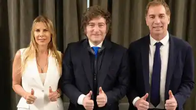 Javier Milei junto a Diego Santilli y Karen Reichardt.