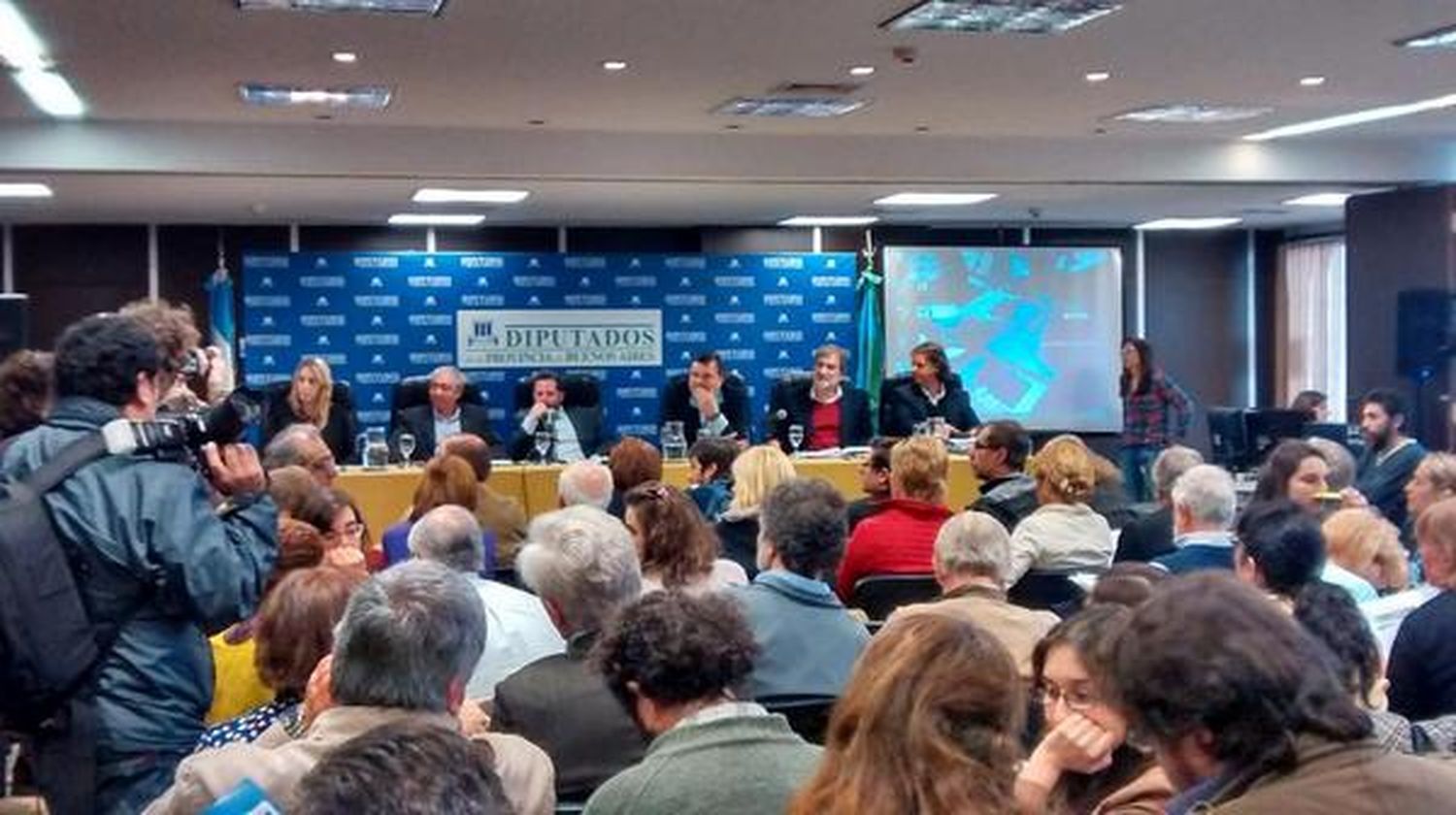 Inundación de La Plata: Indignación por faltazo de funcionarios públicos en Audiencia Pública