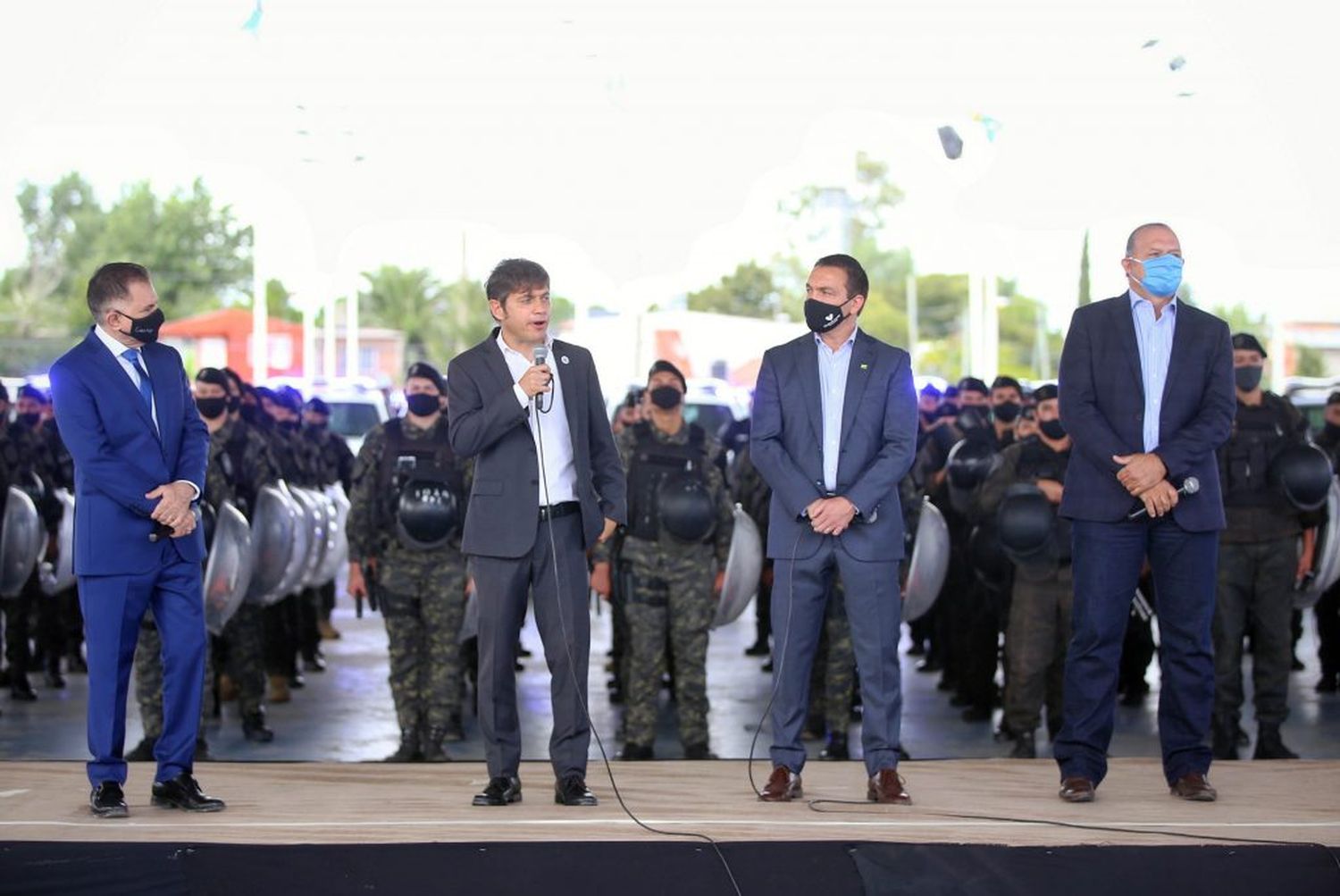 "Dentro de la ley todo, fuera de la ley nada", advirtió Kicillof