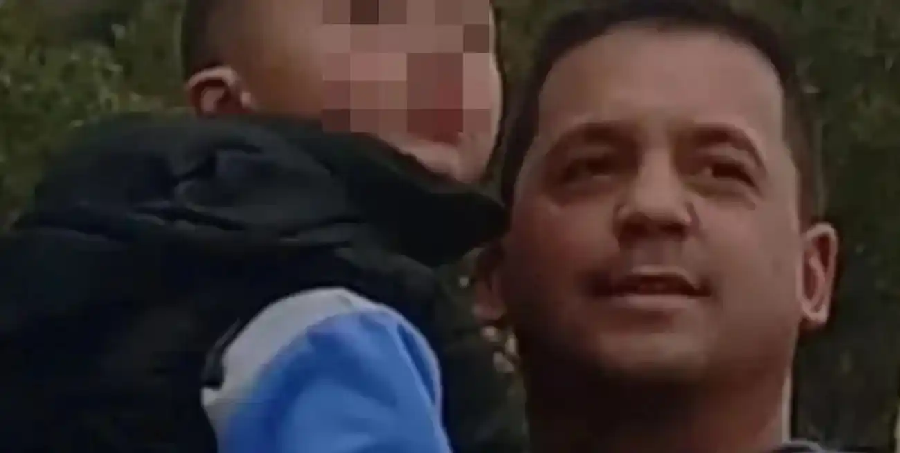 Cristian Flank y su hijo Álvaro, de tres años.