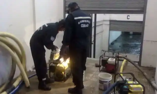 Bomberos de Ceibas viajaron como voluntarios a La Plata