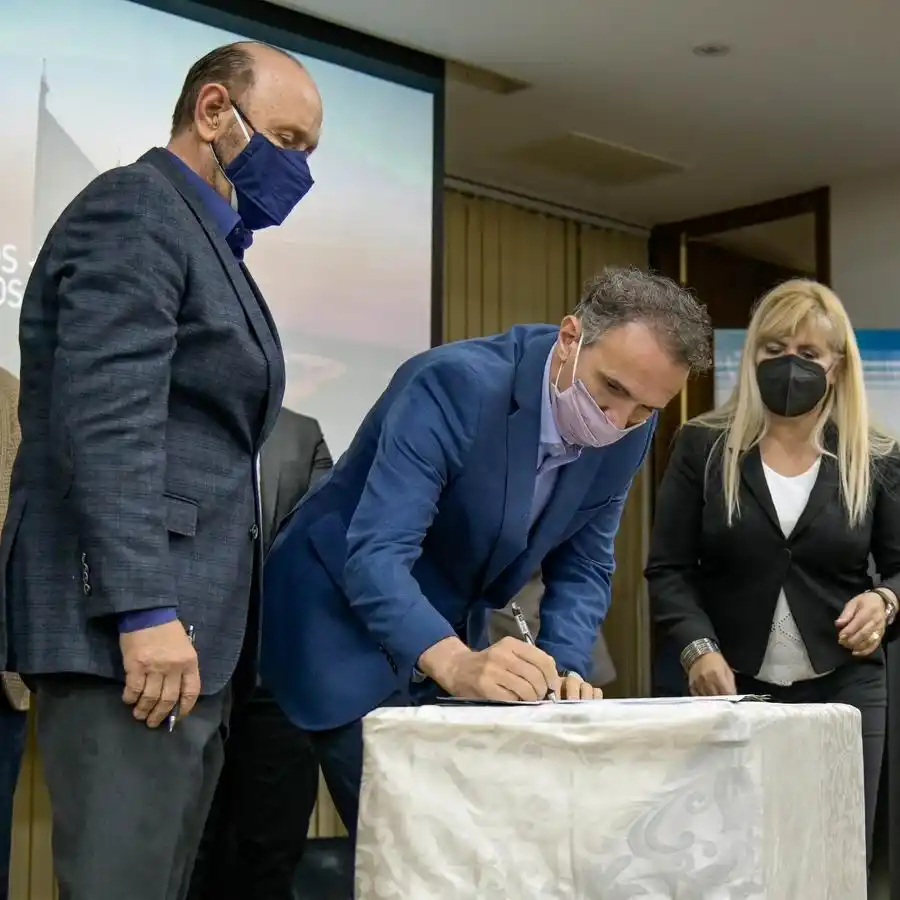 Zanín: “El plan Argentina grande fortalece las 
políticas inclusivas del Gobierno provincial”