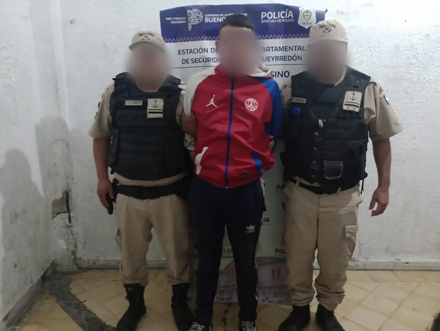 Uno de los detenidos tiene antecedentes penales previos.