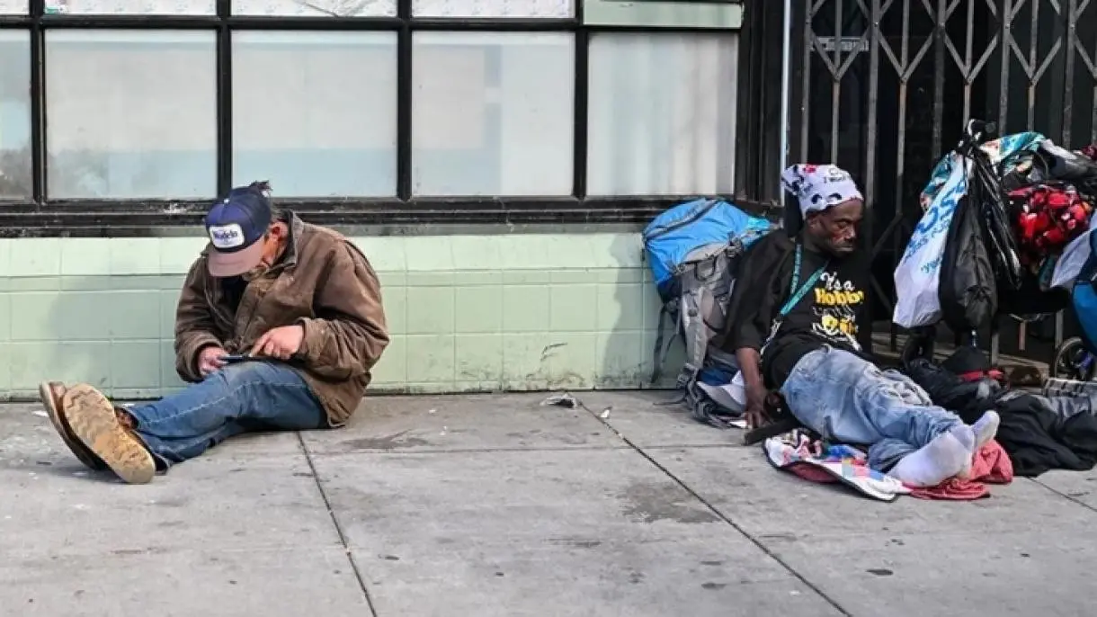 APRUEBAN multas para personas que vive en la calle en  EE.UU.