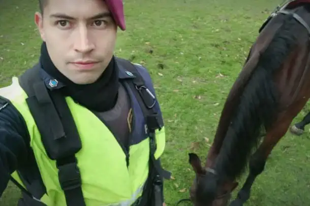 Falleció el policía acusado de matar a su pareja