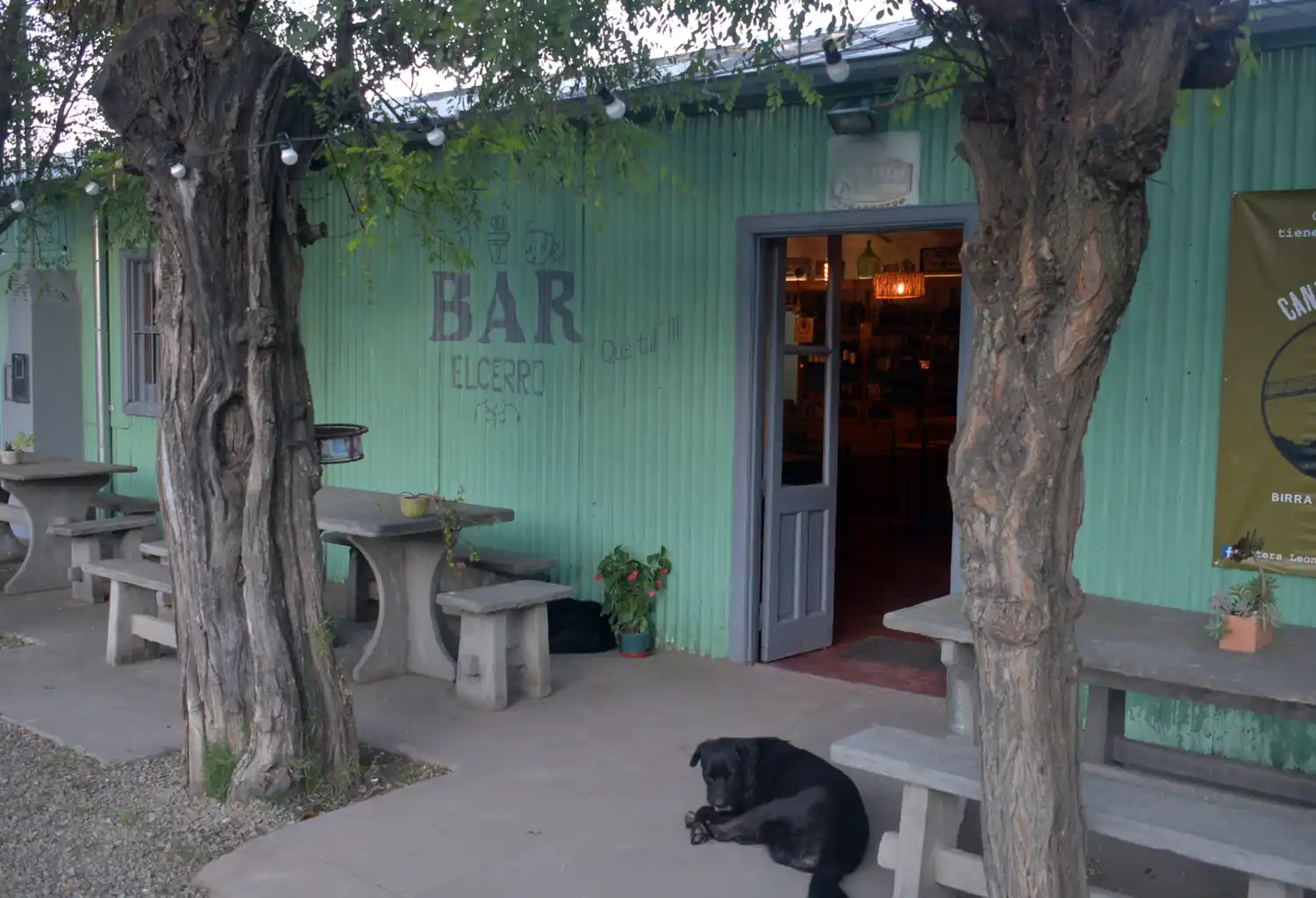 Se reinaugura el bar El Cerro con remodelaciones pero conservando su impronta histórica