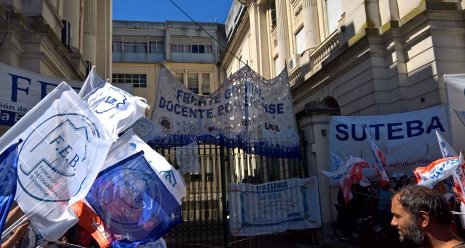 Docentes rechazaron la nueva oferta de Vidal y continúa el conflicto