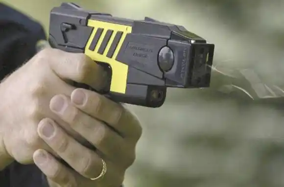 Presentaron una ley para habilitar las taser en la Provincia