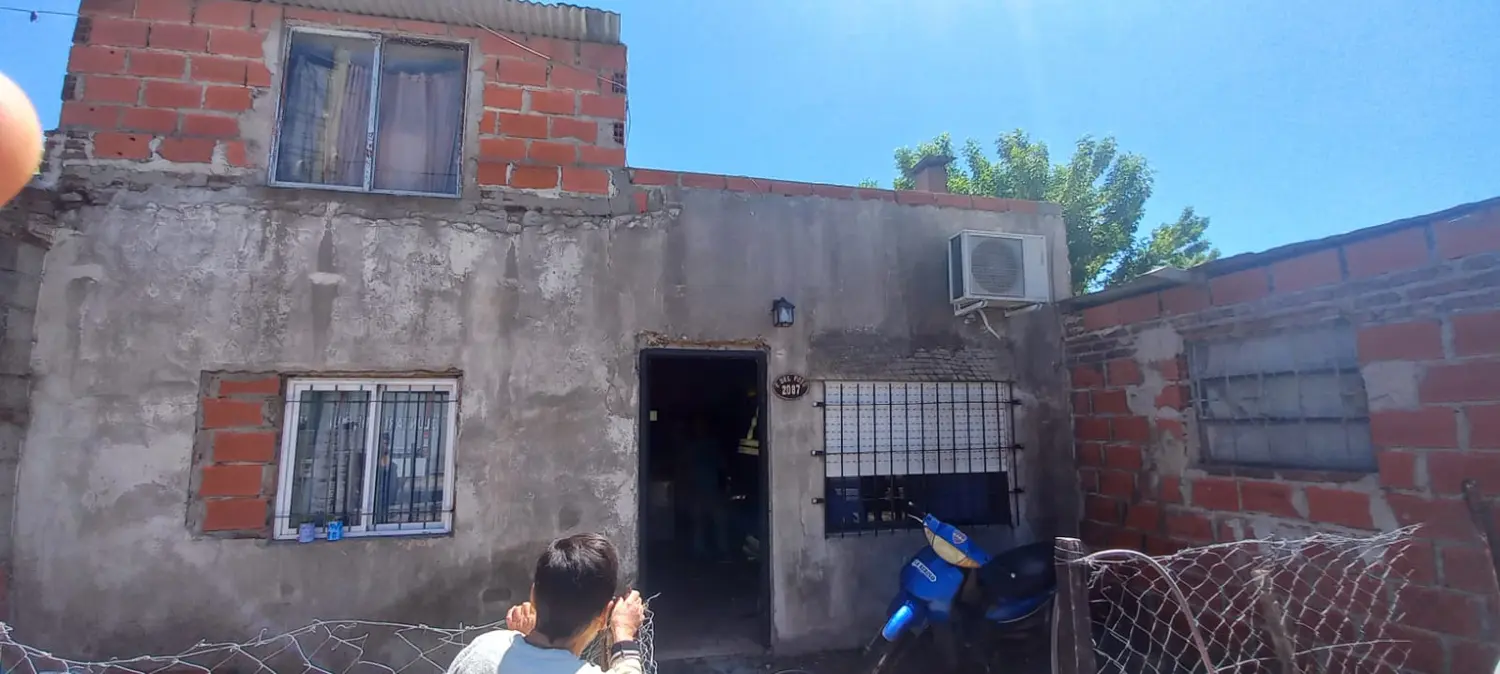 Bomberos sofocó incendio en una vivienda de Fray del Pozo al 2000
