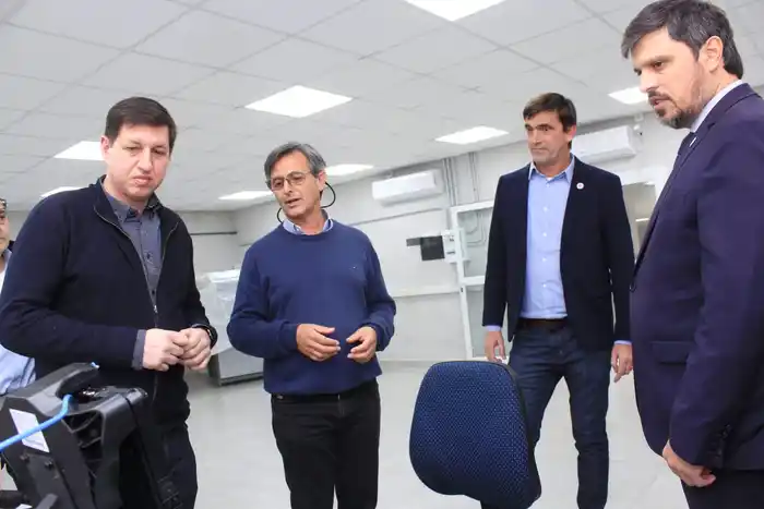 Inversión y la creación de un Centro Tecnológico, ejes de la visita del titular de una agencia nacional