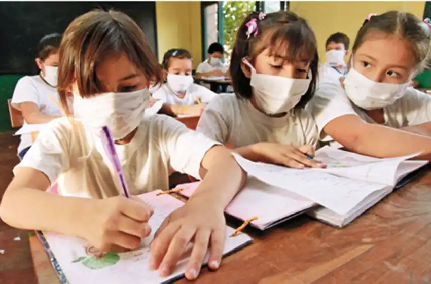 Senadora pide eliminar el uso obligatorio de barbijos en escuelas bonaerenses
