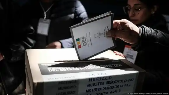 Bolivia en crisis elige entre la derecha para reemplazar 20 años de socialismo