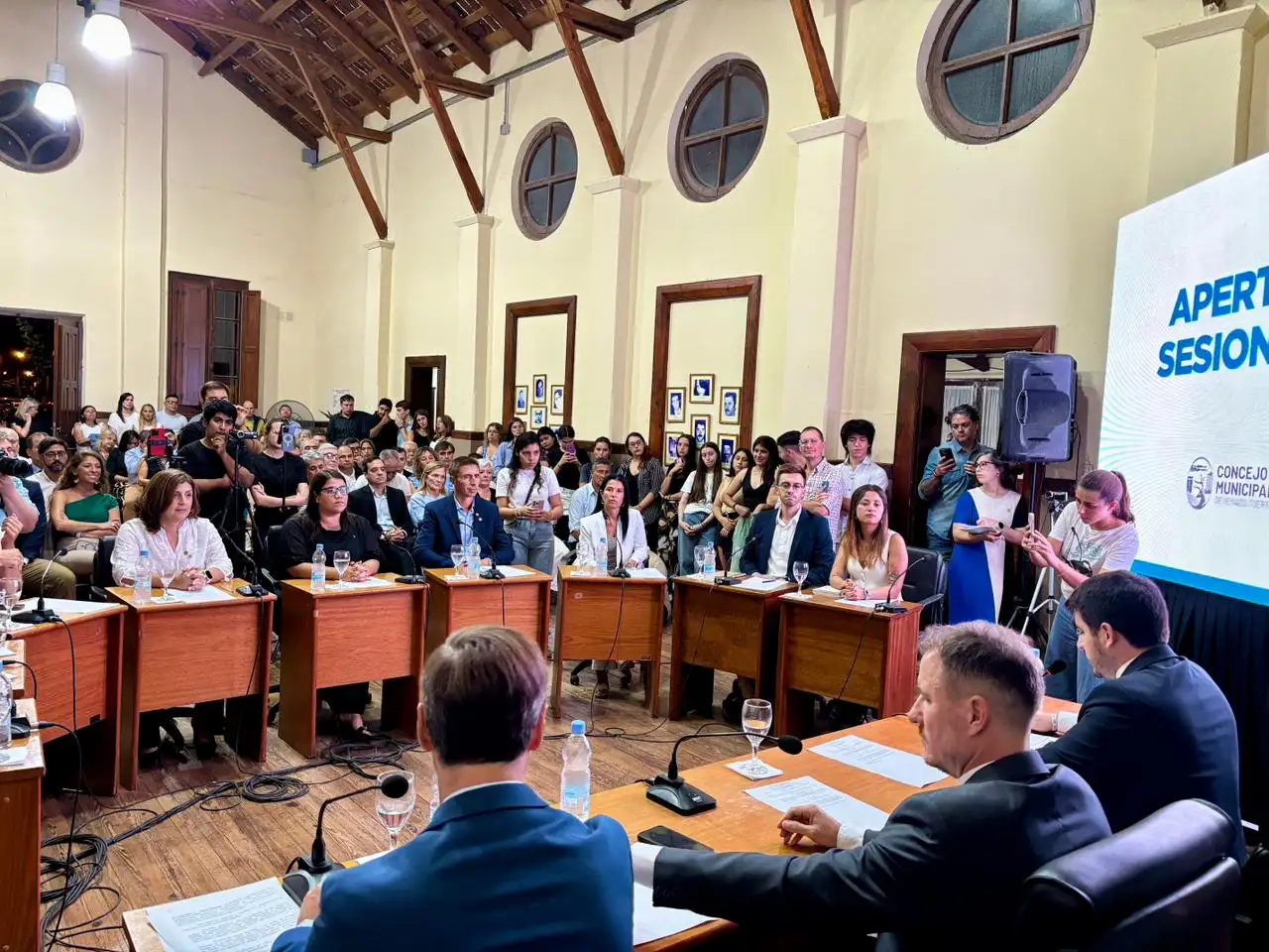 Desde los bloques opositores analizaron el mensaje del intendente venadense. Foto: MVT