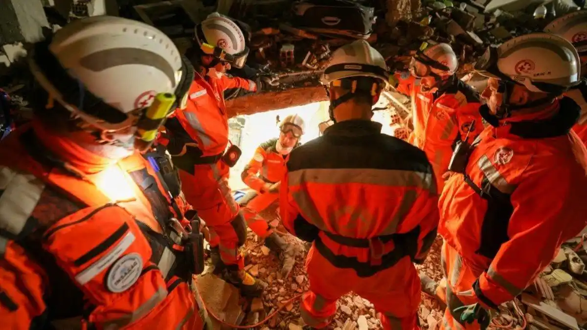 PESE A LA BÚSQUEDA LA ESPERANZA SE APAGA: Superan 20.000 los muertos por sismo en Turquía y Siria (+Fotos)